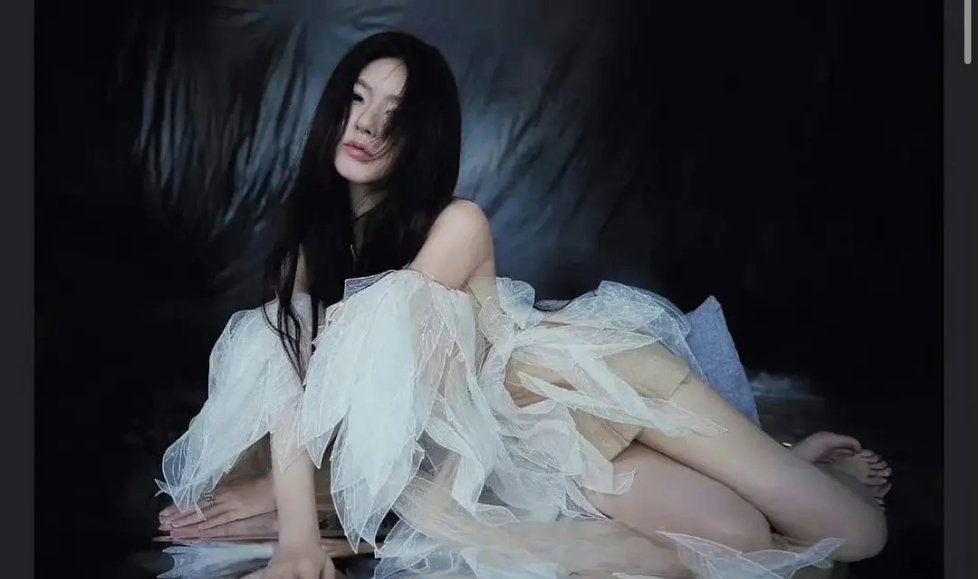 赵露思粉丝真的不觉得她现在变得有点油腻了吗？ ​​​