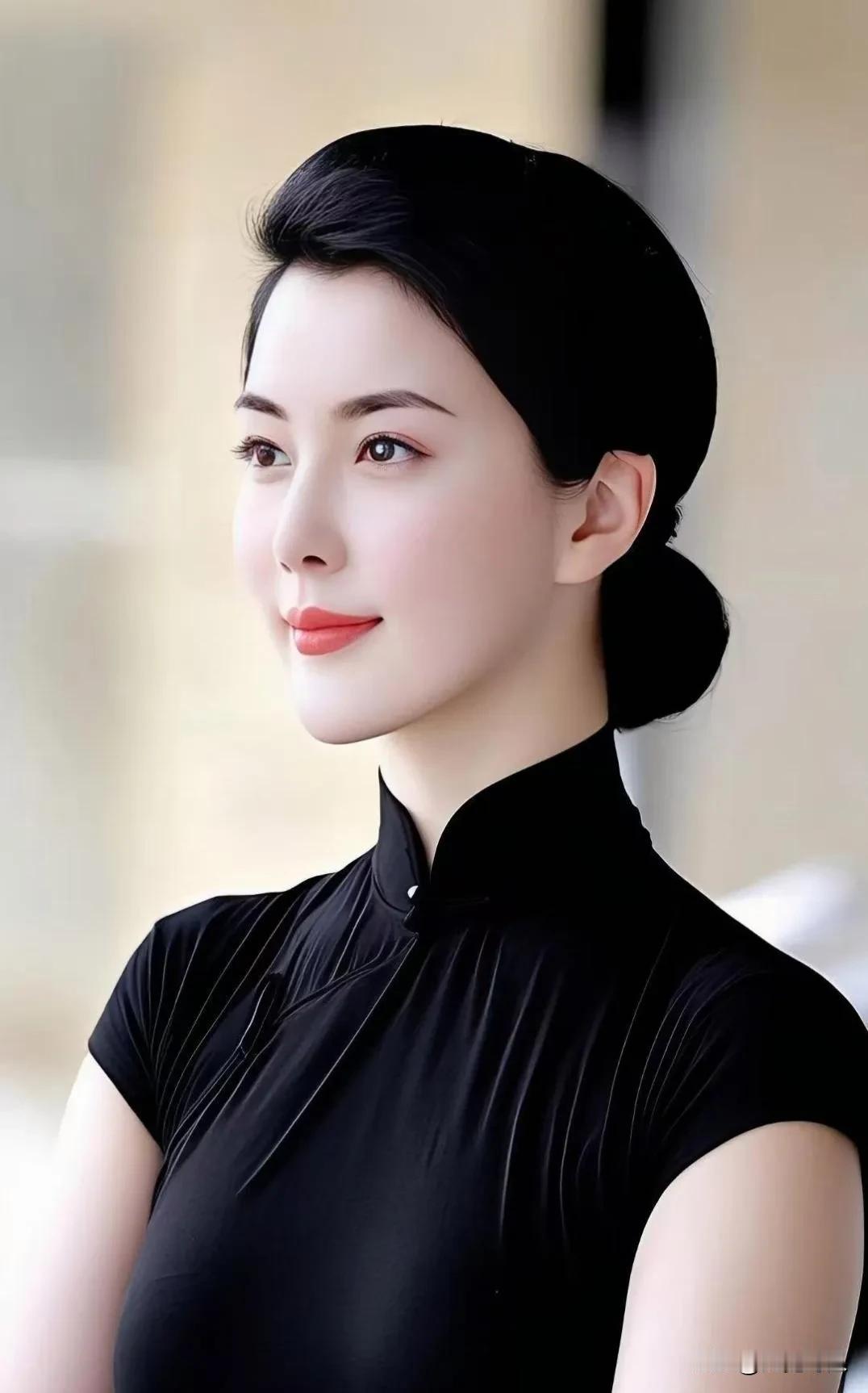 美国大选：致马克•吐温
文/无冕诗人

1
大选舞台乱似麻， 喧嚣背后尽浮华。 