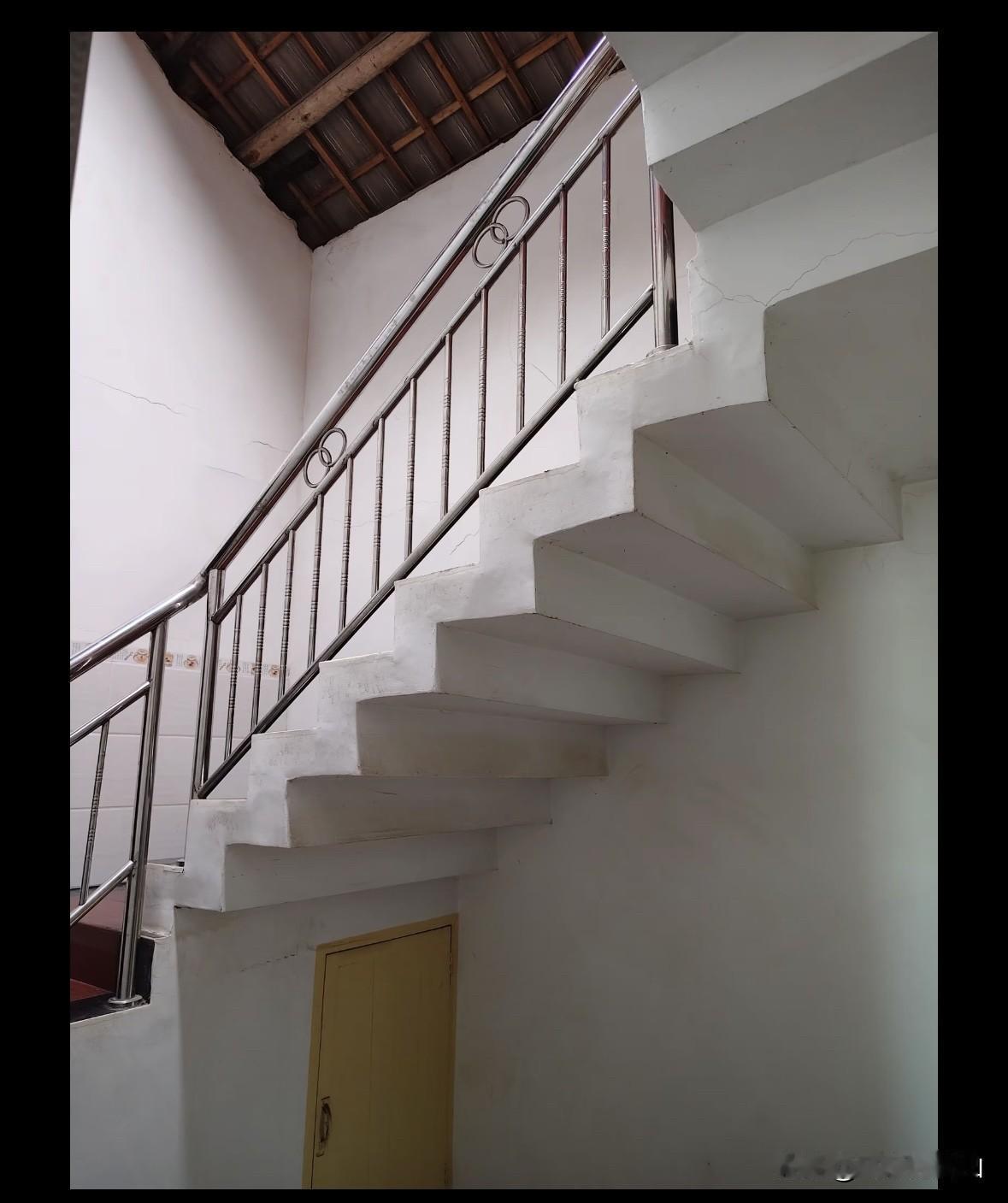 有没有觉得这张图片很不简单[泣不成声]