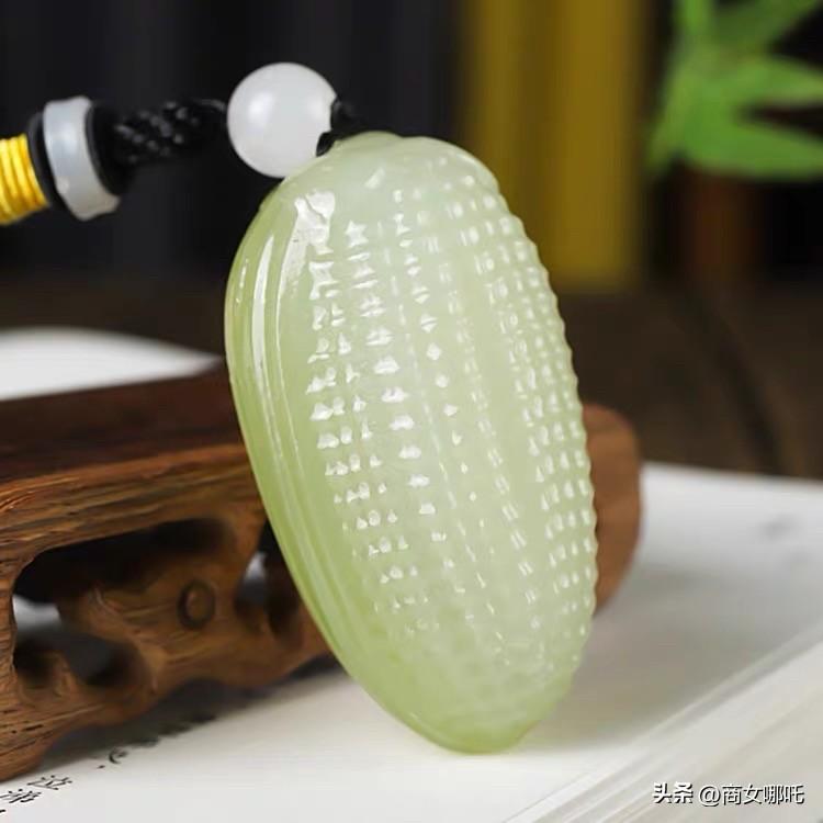 这些玉米比起文玩玉米怎样？猜猜分别是什么材质雕刻的[机智]玉米文玩 玉米盘玩把件