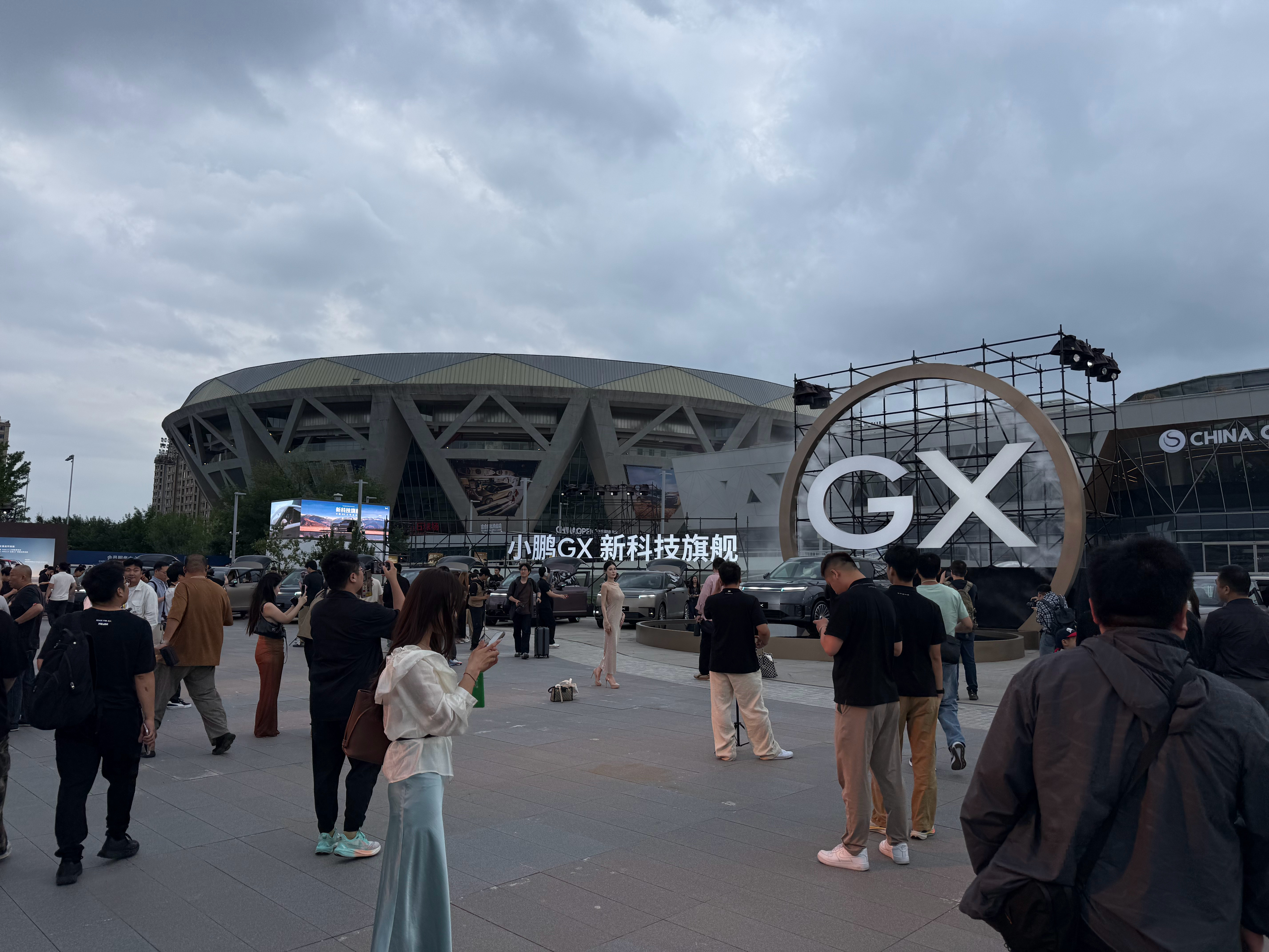 来咯 来咯 到小鹏GX发布会现场了大尺寸车身配上这套设计，气场是真的足！AI、智