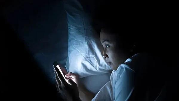 常开倍速看视频会伤大脑，老人年轻人都躲不开
 平时刷剧、看网课总爱开倍速的朋友注