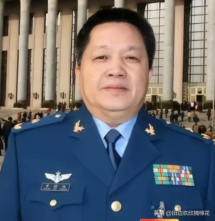 1981年，台湾飞行员黄植诚，驾驶最先进的飞机向大陆投诚，却被后座飞行员察觉，黄