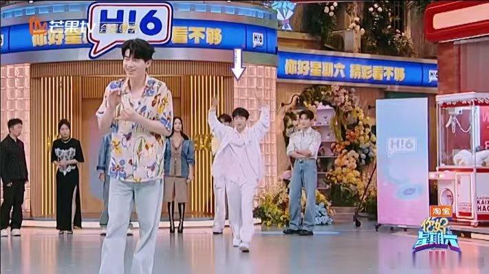 黄子弘凡体内的小狗压不住了你好星期六 黄子弘凡的“大展宏图”是快乐小狗限定版吧！