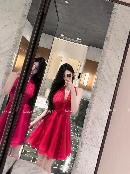 去年买的火龙果裙今年穿还是好喜欢