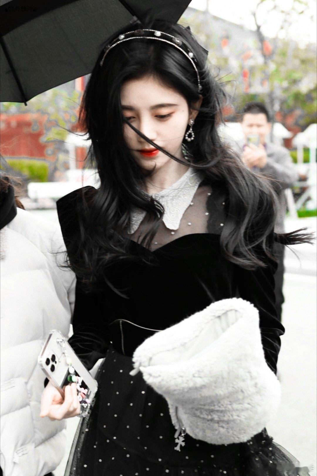 jjy鞠婧祎苏绿夏 jjy鞠婧祎万花世界“和你相遇的日子永远青春闪耀.”“𝐓?