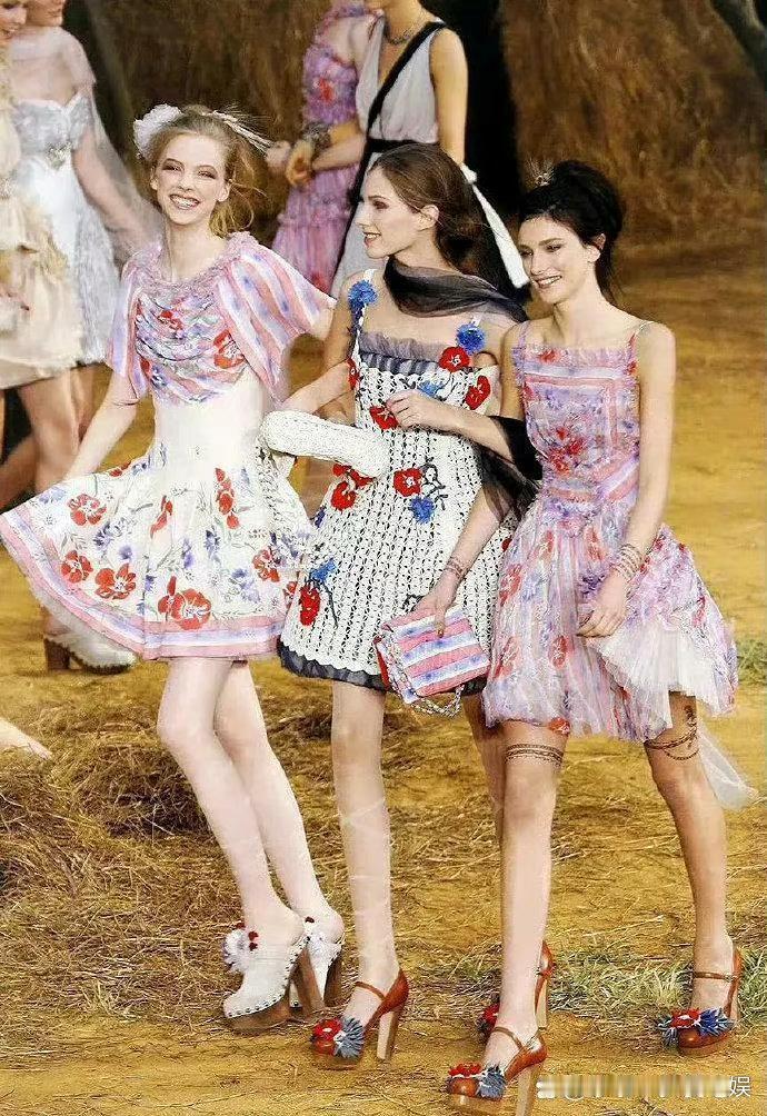 2010年的香奈儿秀场，我的审美果然还停留在以前的年代！ ​​​