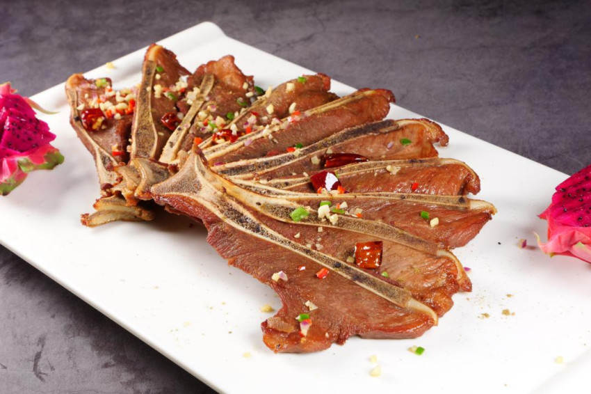 然进手抓扇子骨：一款满足大口吃肉的畅快之选