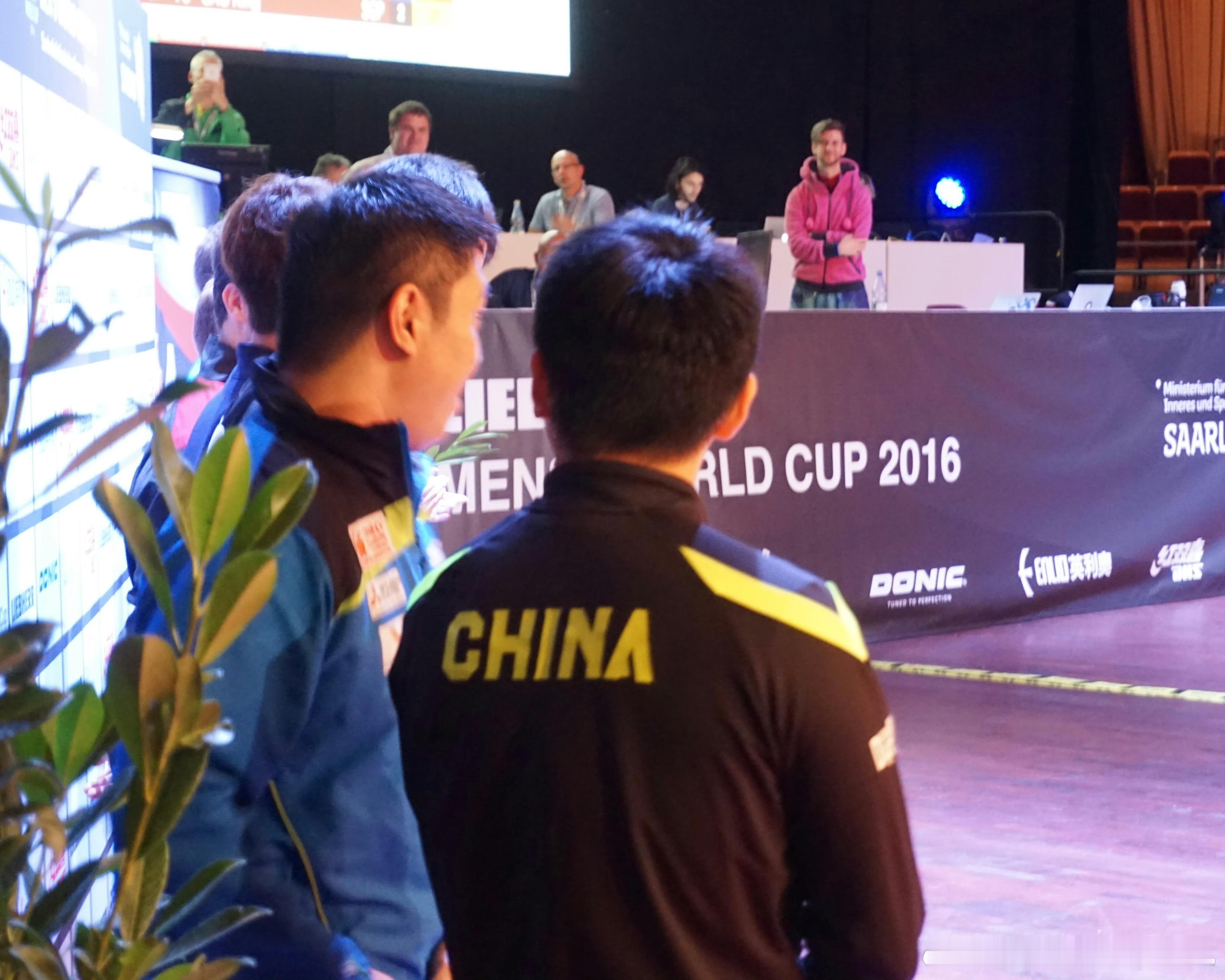 樊振东欧冠首秀就是2016年樊振东获得第一个世界杯冠军的地方！梦开始的地方也是从