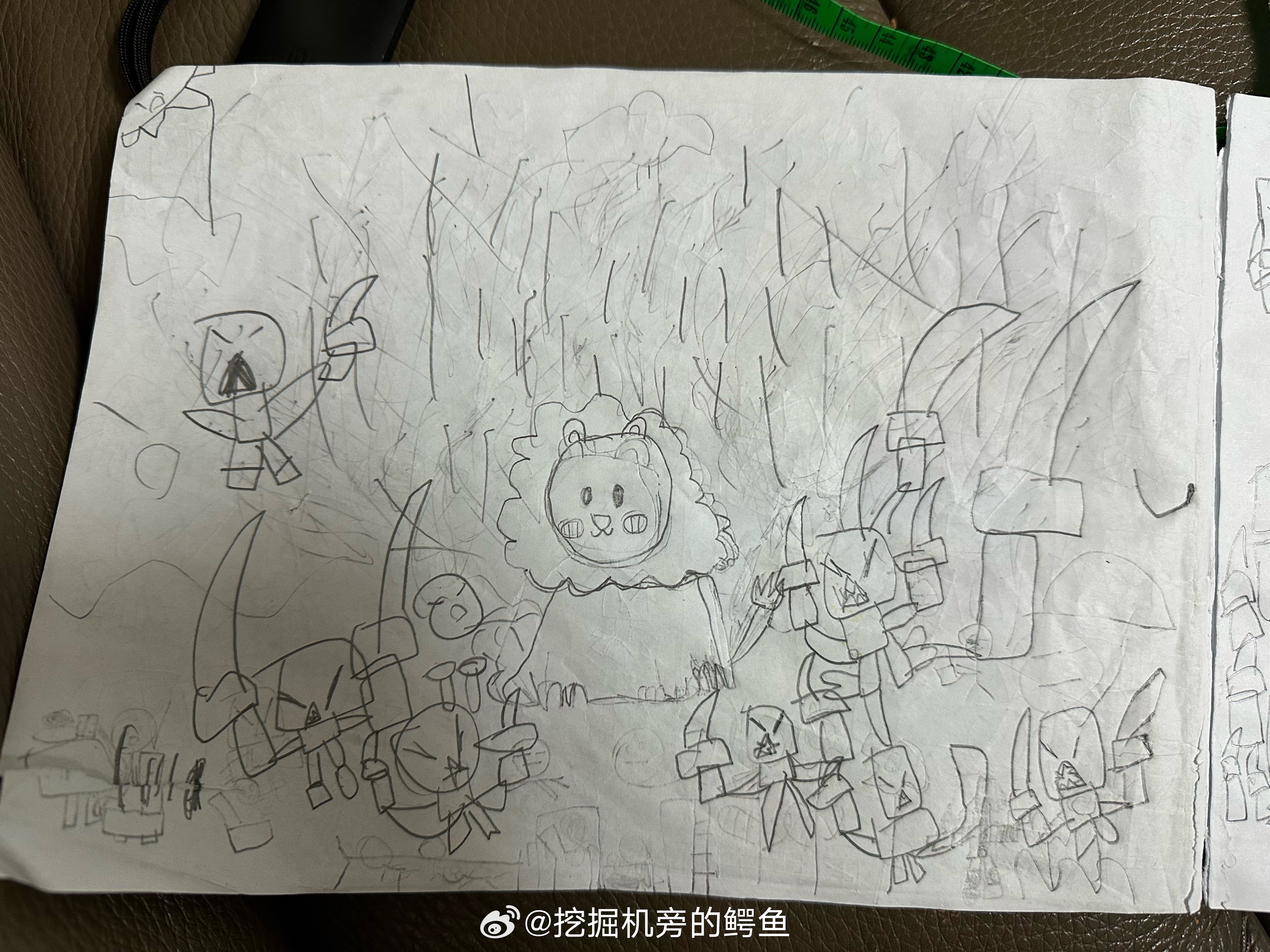 弟弟的画[流鼻血]密集恐惧症都要爆发了[并不简单]不过弟弟画的公仔表情很有意思[