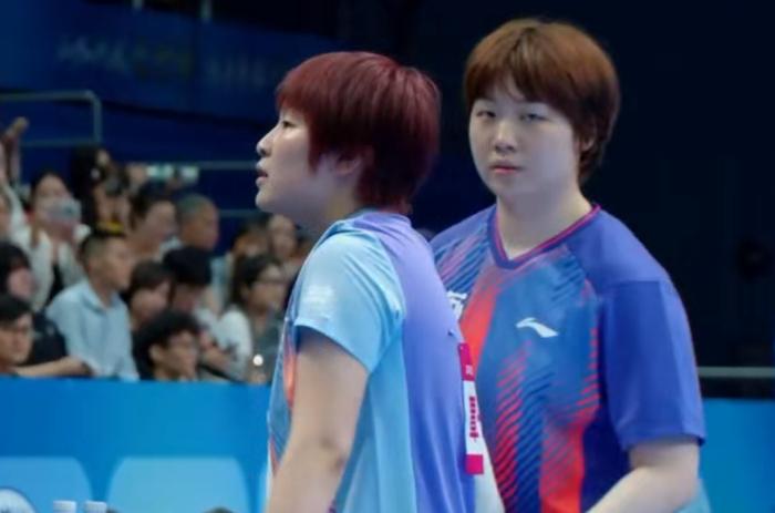 覃予萱/蒯曼晋级四强!
在2026全国乒乓球锦标赛女双1/4决赛中，覃予萱/蒯曼