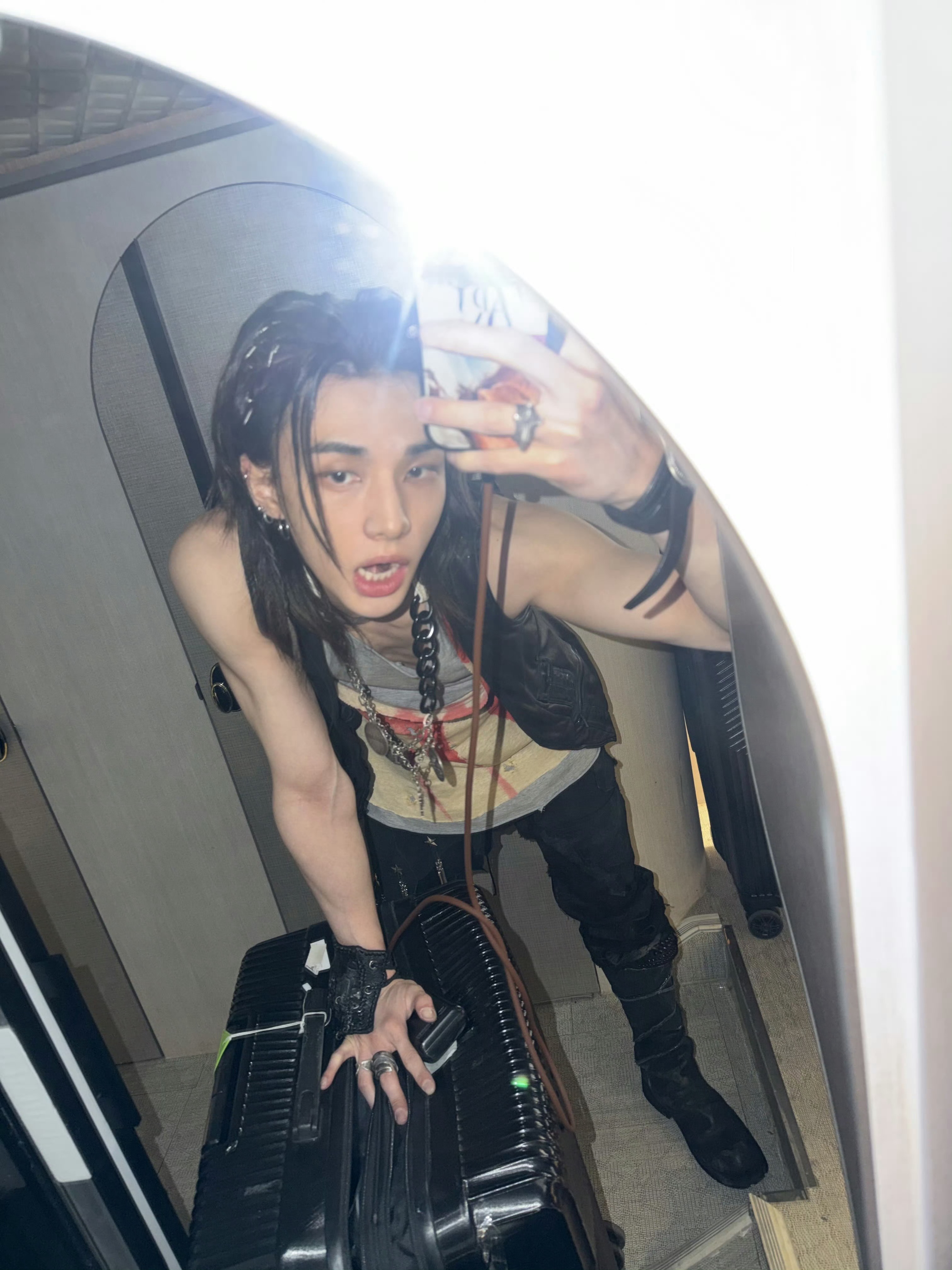 谁会在意一些只会怨天尤人的人 不好意思呀 我面好像并不认识你们呢ˆㅅˆ   每天
