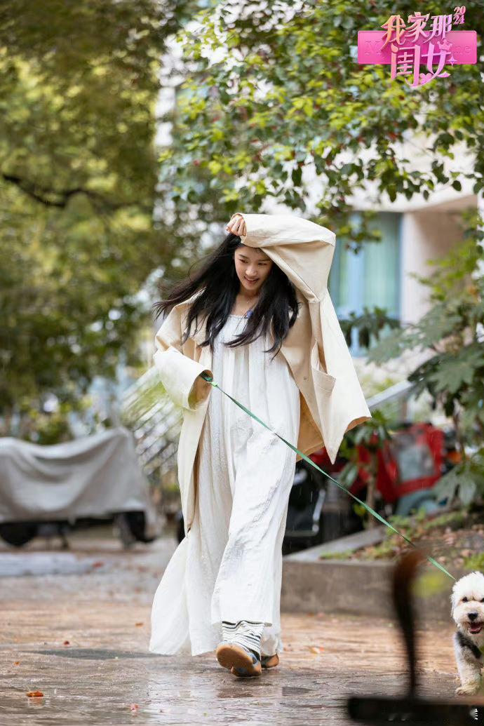 #卢昱晓来自妈妈沉重的爱#看得出来，妈妈的爱真的很沉重，这份沉重的爱快要收不住了