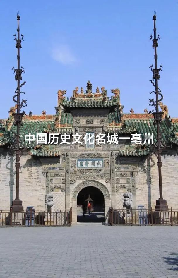 亲历视角：烟花销毁惊魂一刻！谁该为这场意外买单？
作为常年蹲守头条新闻的老读者，