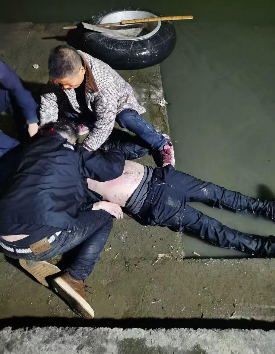 7分钟生死急救！他从死神手里抢回一条命

3月13日21时许，骆驼街道汶骆路林周