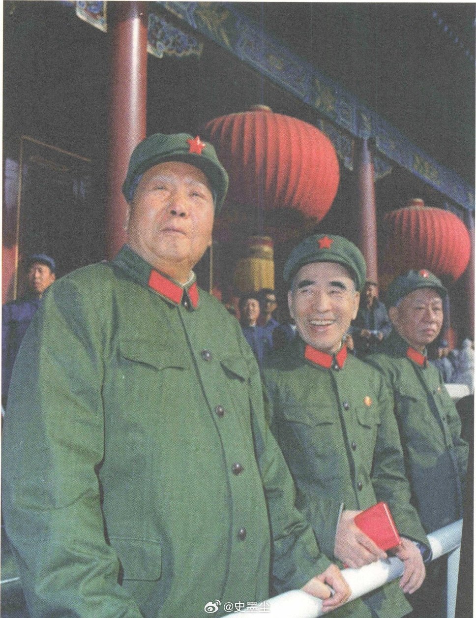 很多人误以为“人民万岁”是某种仪式性表达，实则不然。它诞生于一个具体的历史语境：