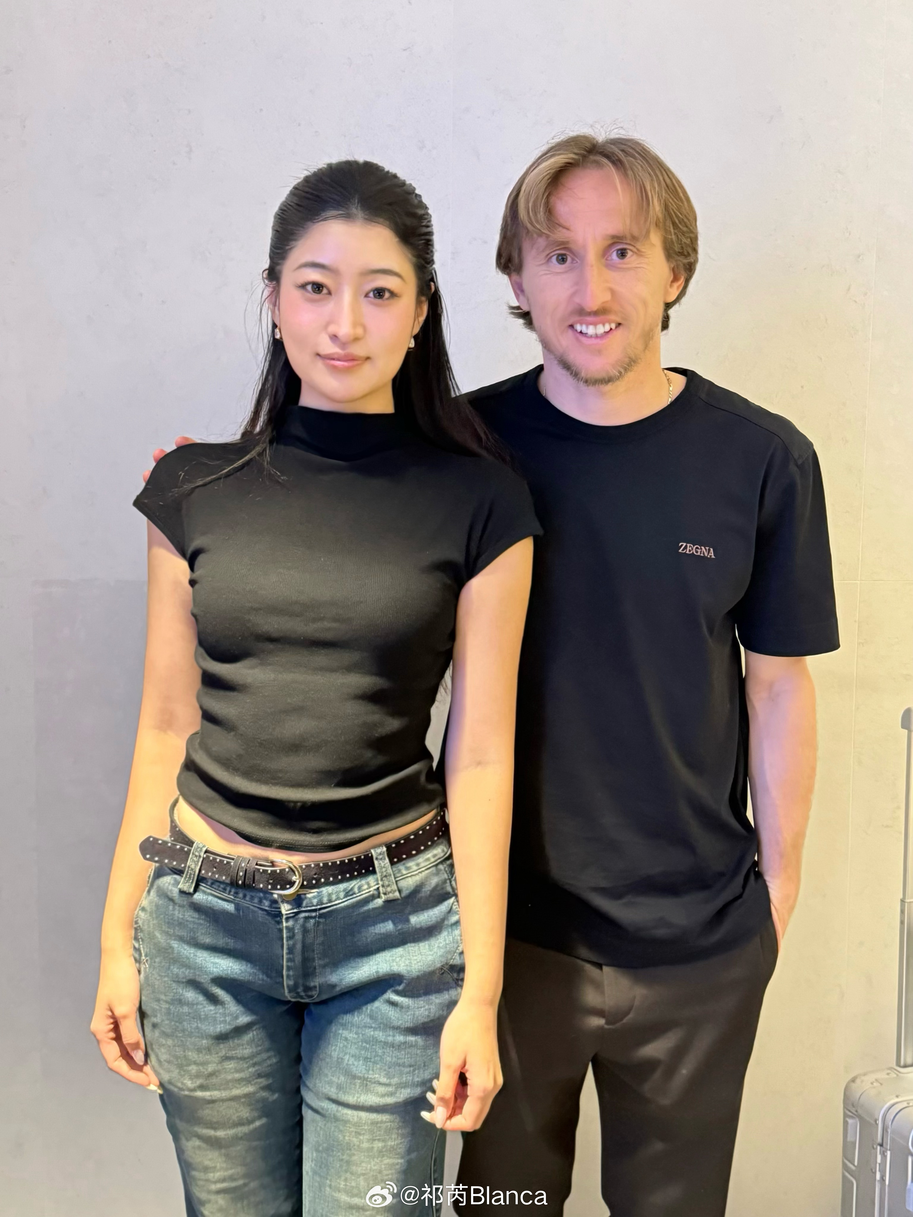 他在米兰过的不错