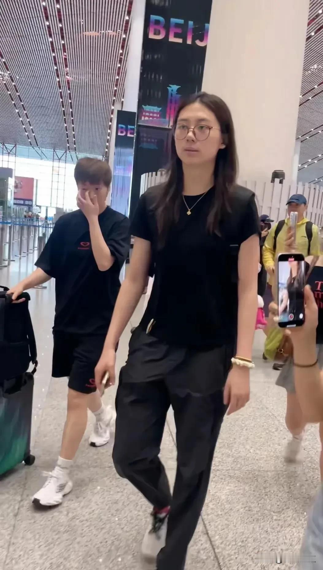 180的陈熠到达日本横滨，成为最靓的风景！

未来国乒肯定重点培养帅哥靓女，
因