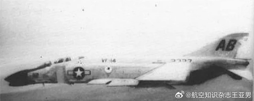 #航空创作计划# 叠着机翼的海军鬼怪还能飞，你见过没？1966年5月10日，美国