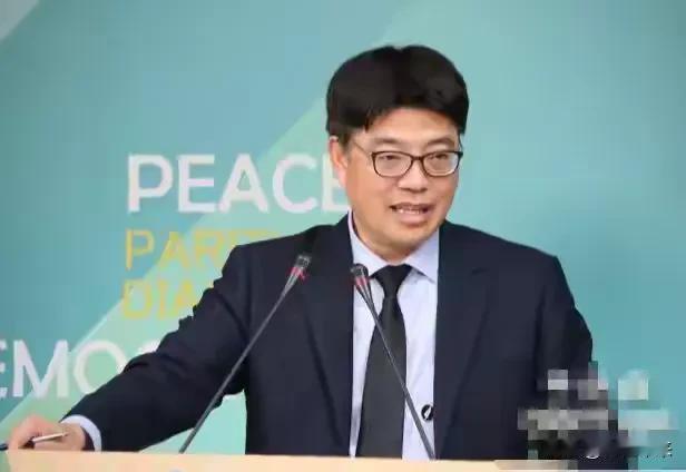 岛内“陆委会”主委邱垂正说了一句大实话！留给台湾的时间不多了！近日，邱垂正表示，