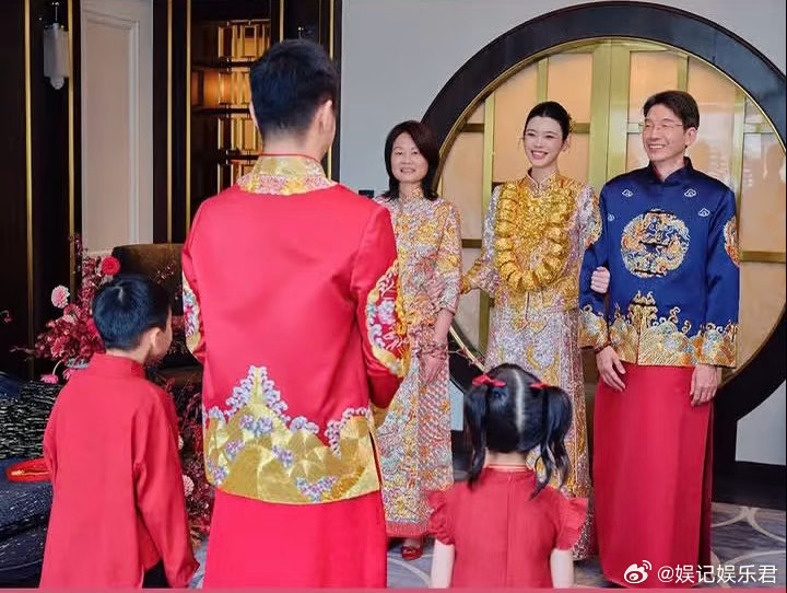 奚梦瑶中式婚礼照，好富贵呀 ​​​