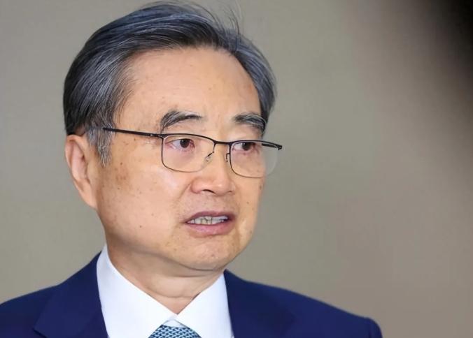 韩外长说“中国给邻国造成困扰”？韩总统办公室慌忙澄清：不是那个意思……
 
日前