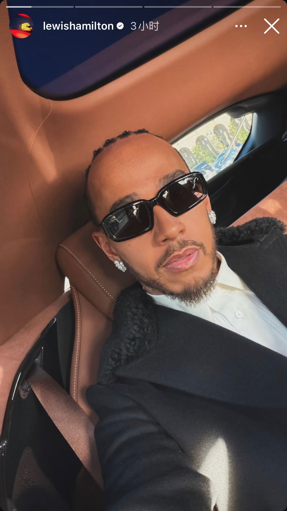 哇趣！老汉这闪闪大耳钉是几克拉的钻啊啊 lewishamilton