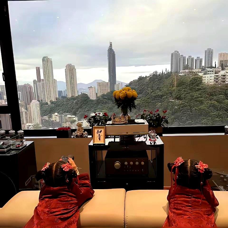 郭富城宁愿每个月砸十万块交房租，也绝不给岳父母掏钱买一套房。你以为天王抠门，其实