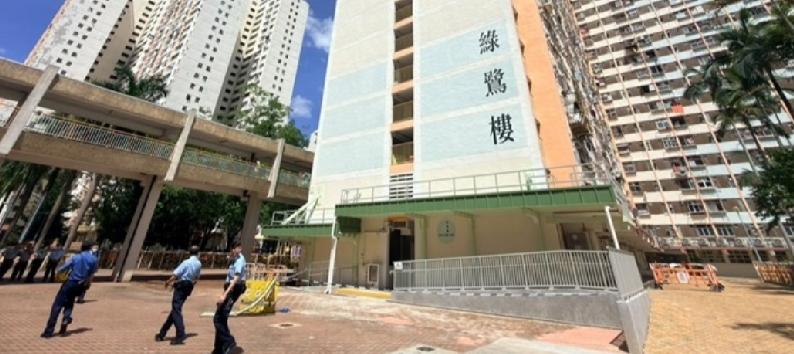 珍惜生命，香港沙田沙角邨有人坠楼死亡。今日（21日）下午1时38分，绿鹭楼一名老