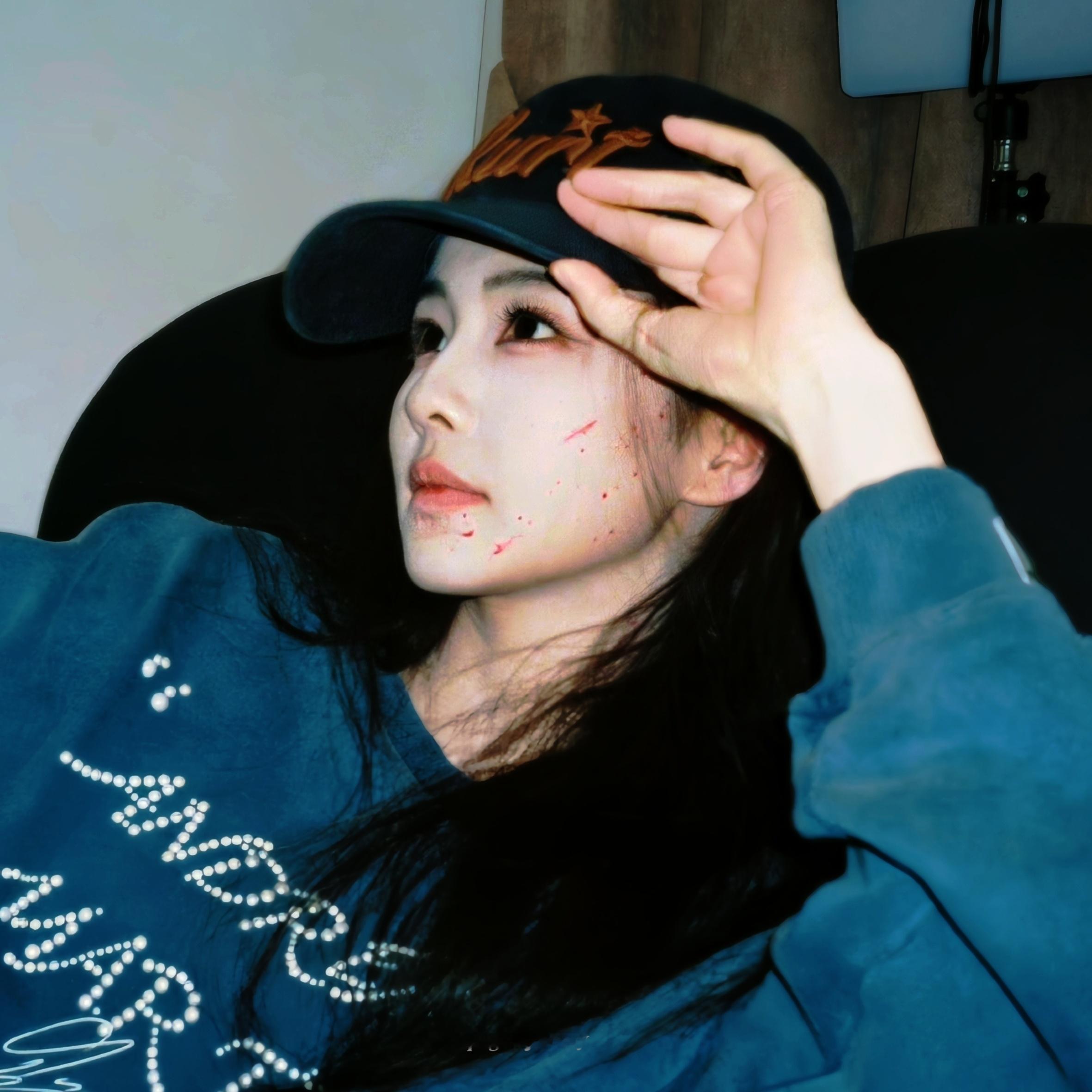 ⁺ ₊⋆ 🖤灵魂碎月ᶻ⌁ 