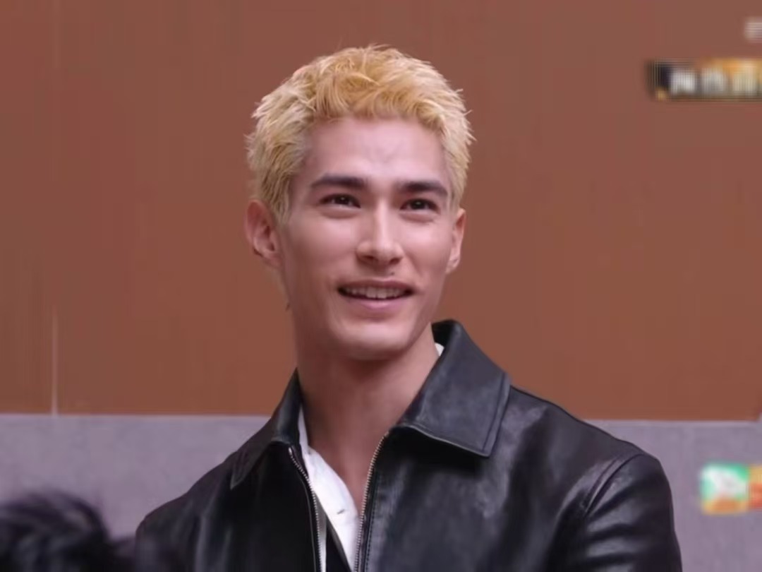 米卡一句话让杜华瞬间石化脱离剧本的真实反应最珍贵，杜华错愕、沉默、无奈层层表情变