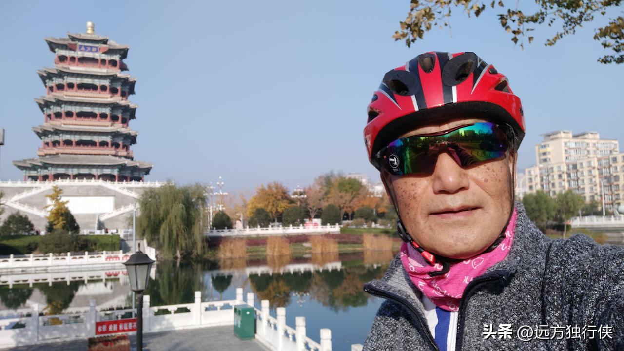 骑行G109国道途经永定河畔永定楼隨拍。