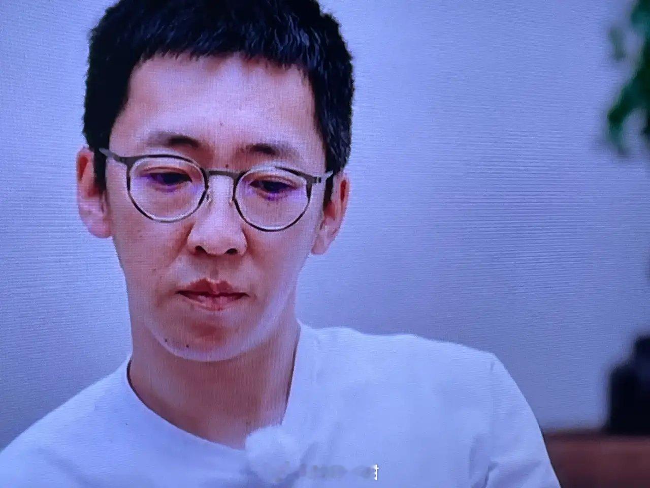 留几手 原则性大事留几手看来确实不想离婚，不断表示“从现在起看我表现”，声称葛夕