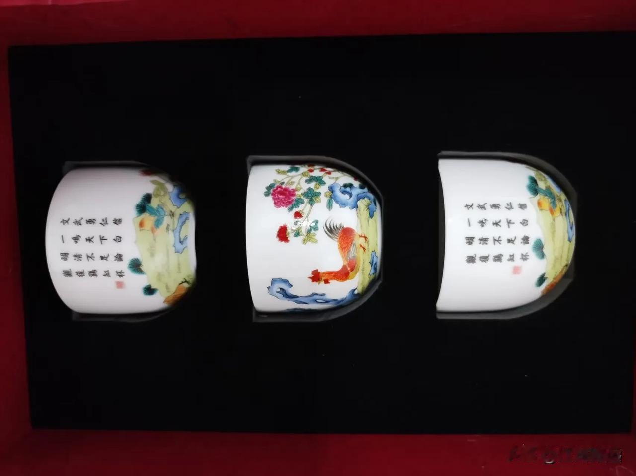 中午孩子打电话来问：“妈，咱家有金子吗？”
很奇怪两耳不闻窗外事的孩子，怎么突然