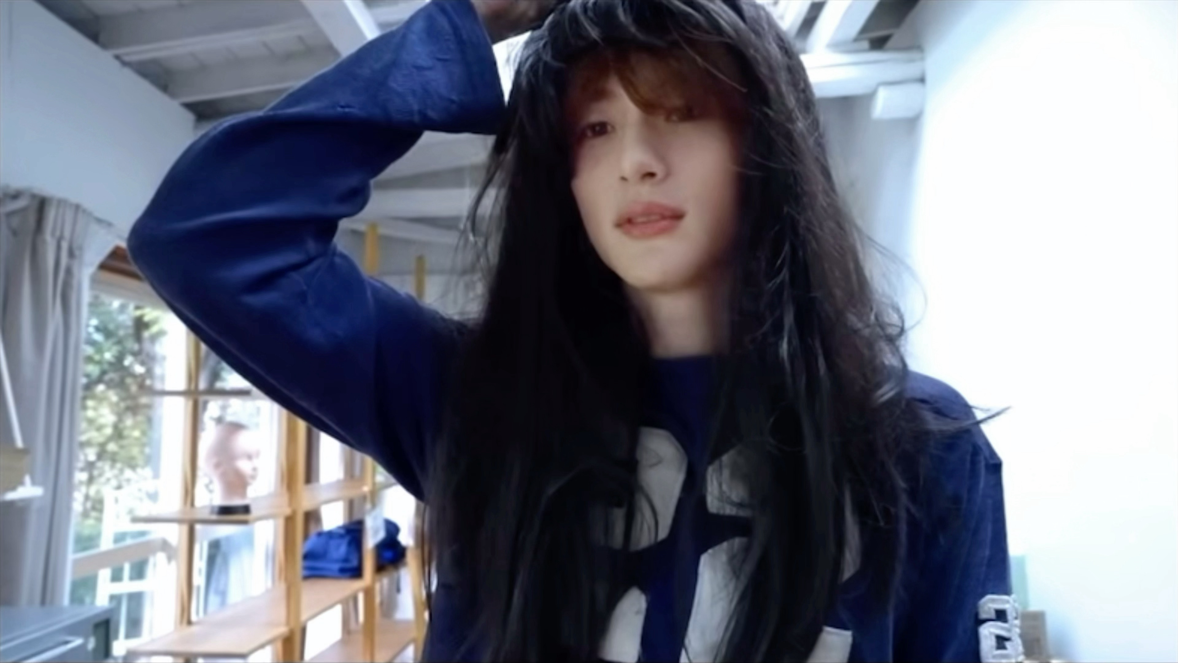 美女 