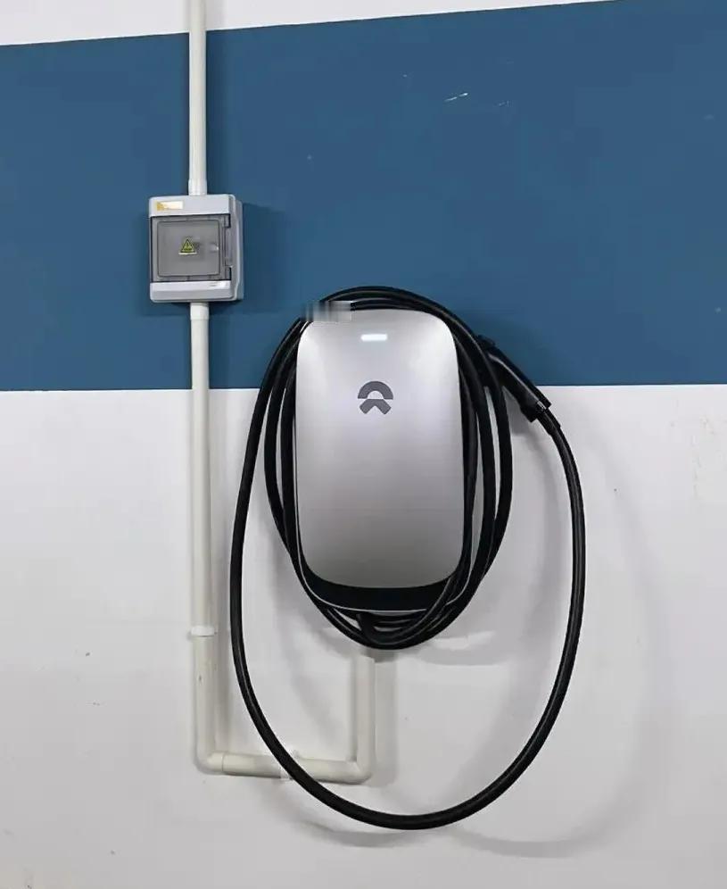 蔚来的个人充电桩用着真是太舒心了
可以远程联网看到充电桩的使用情况
充不充电充多