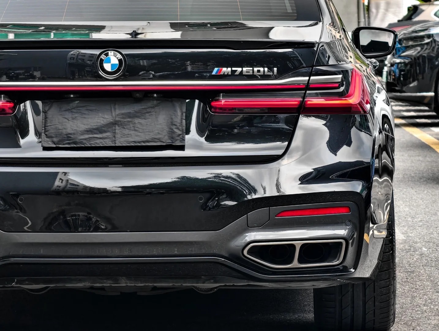 好车分享 BMW M760LI，最后的V12宝马7系，当年最喜欢这个只有进口宝马