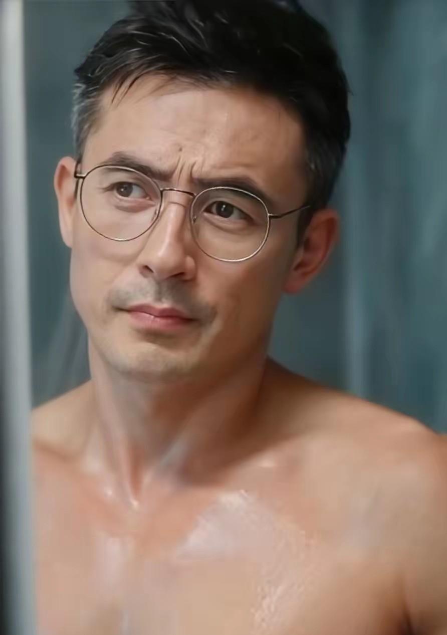 东方的骨相帅哥和西方的骨相帅哥谁更帅？东方男人和西方男人在骨相上还是有很大的区别