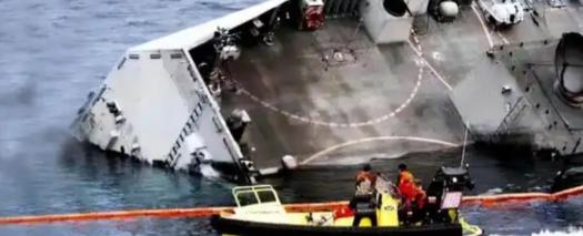 1993年，中国科考船遭“银角号”暴力撞击，拦腰折断沉入大海，船内的107名科考