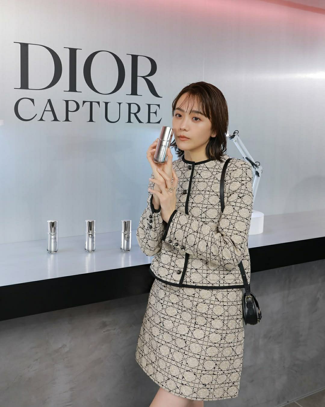 日娱新闻  松井爱莉  松井爱莉1月17日ins。DIOR CAPTURE LE