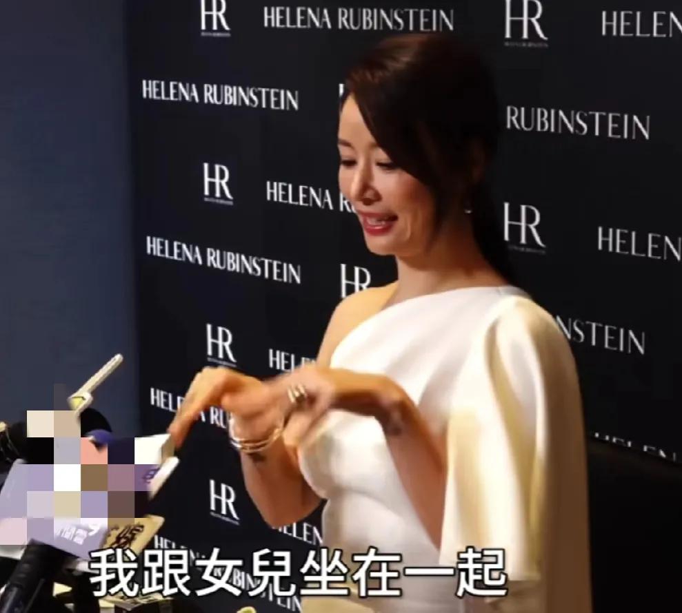 林心如引发热议！
7月30日，林心如突然引发了热议，只因为林心如在采访中吐槽老公