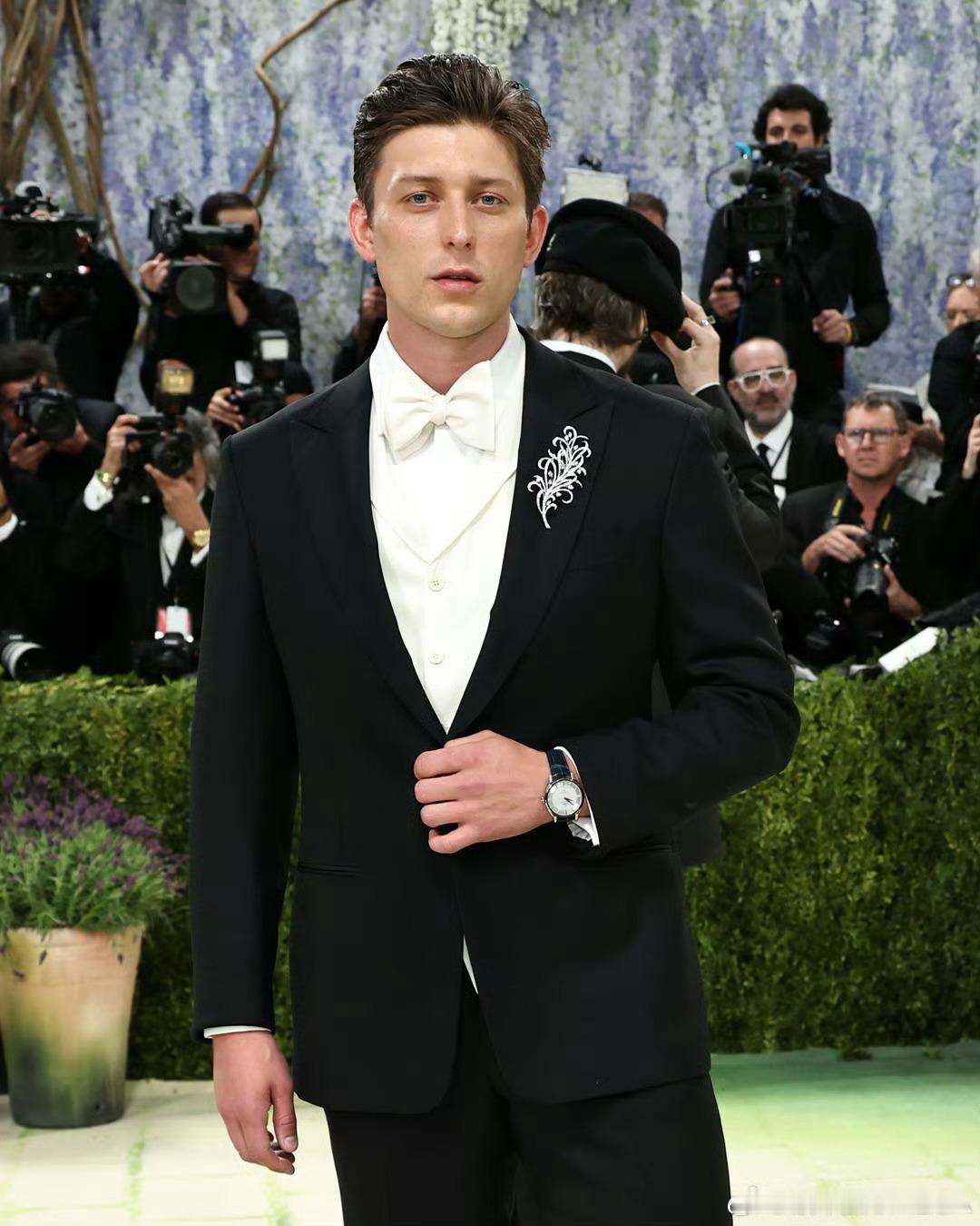 他会是下一任007吗？据外媒报道，26岁的英国演员汤姆·弗朗西斯已参与《007》