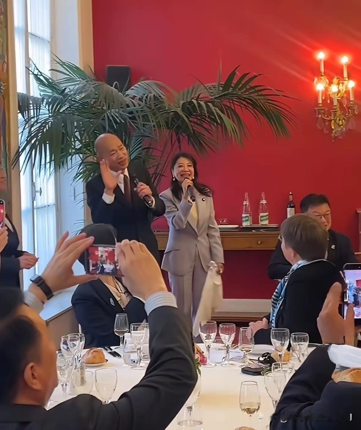 丢人现眼！韩国瑜带队窜欧，全程闹剧笑掉大牙
 
岛内蓝绿白政客彻底放下内斗，抱团