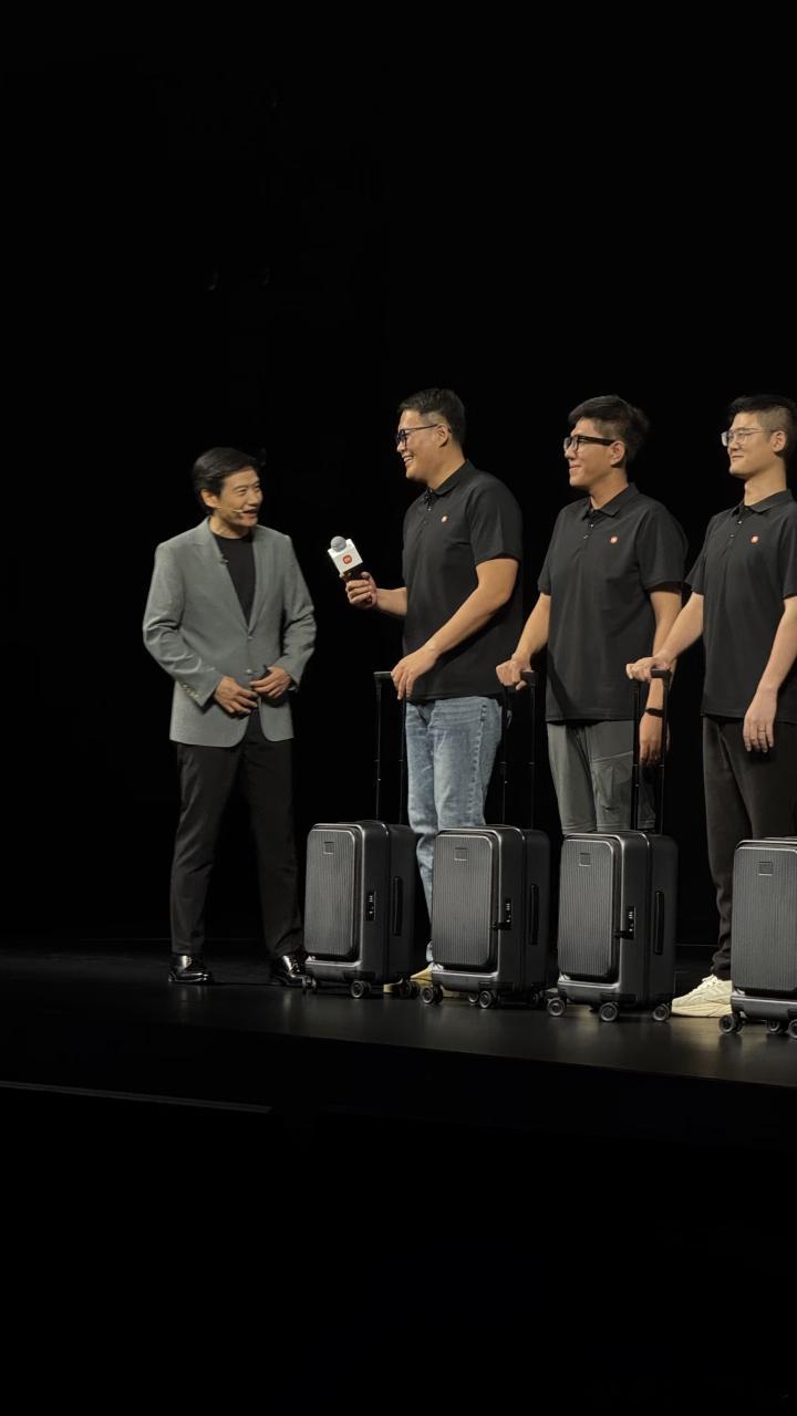 雷军羡慕台下直击人间盛世颜的宝宝们