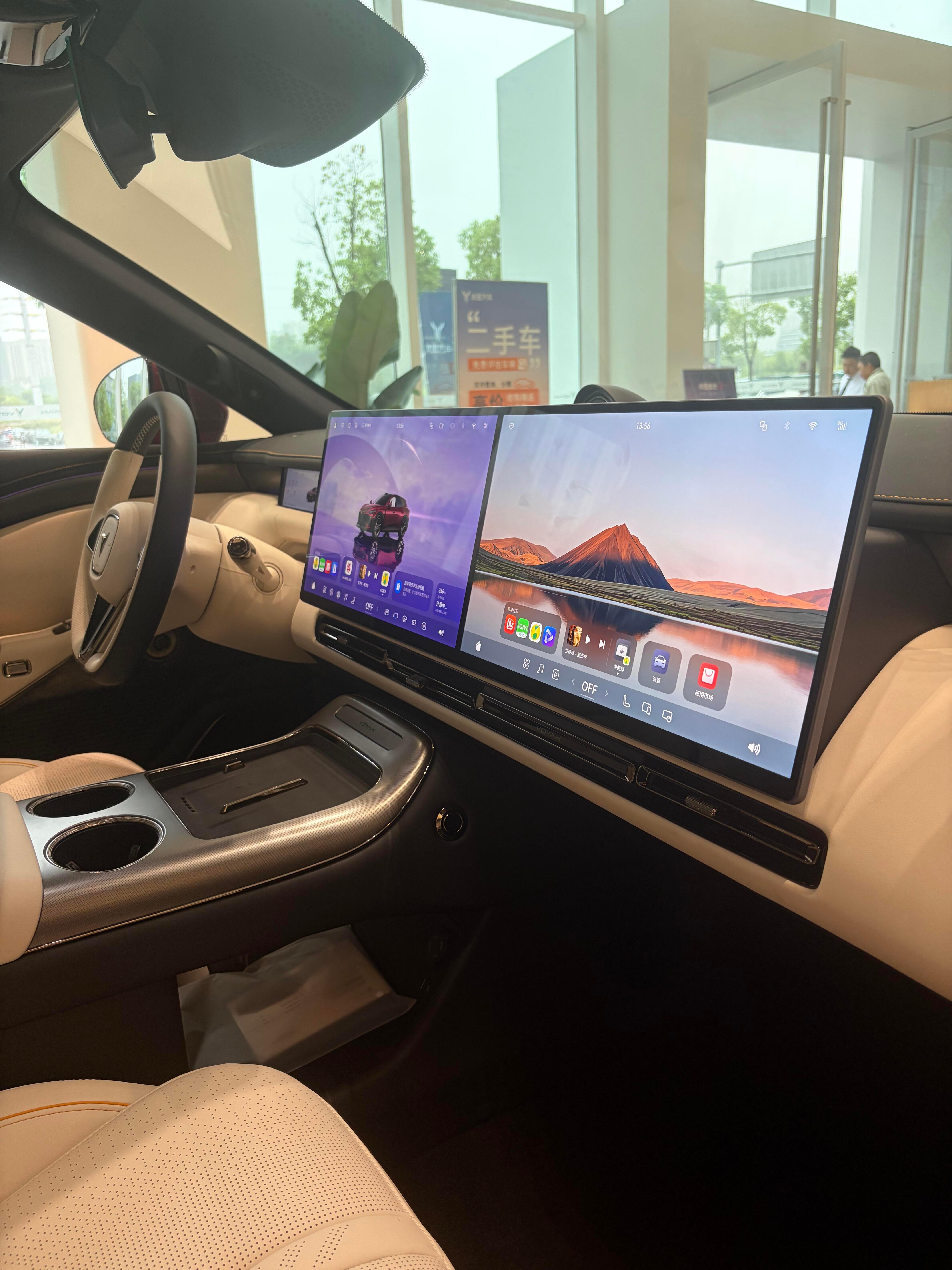 全系四激光跑ADS 5，800V 5C十分钟20%到80%，最高740公里，鸿蒙
