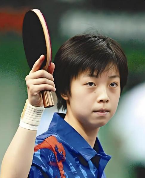 2009年，张怡宁嫁给比自己大20岁的香港富豪徐威。
一次张怡宁去买菜，因为穿着