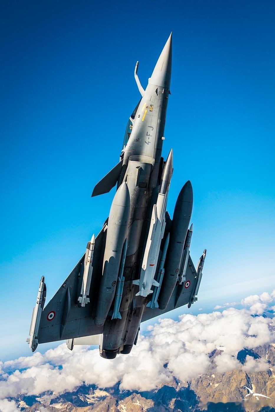 法国空天军第4联队EC1／4“加斯科涅”中队阵风核打击机空对空满挂载4中2近2副