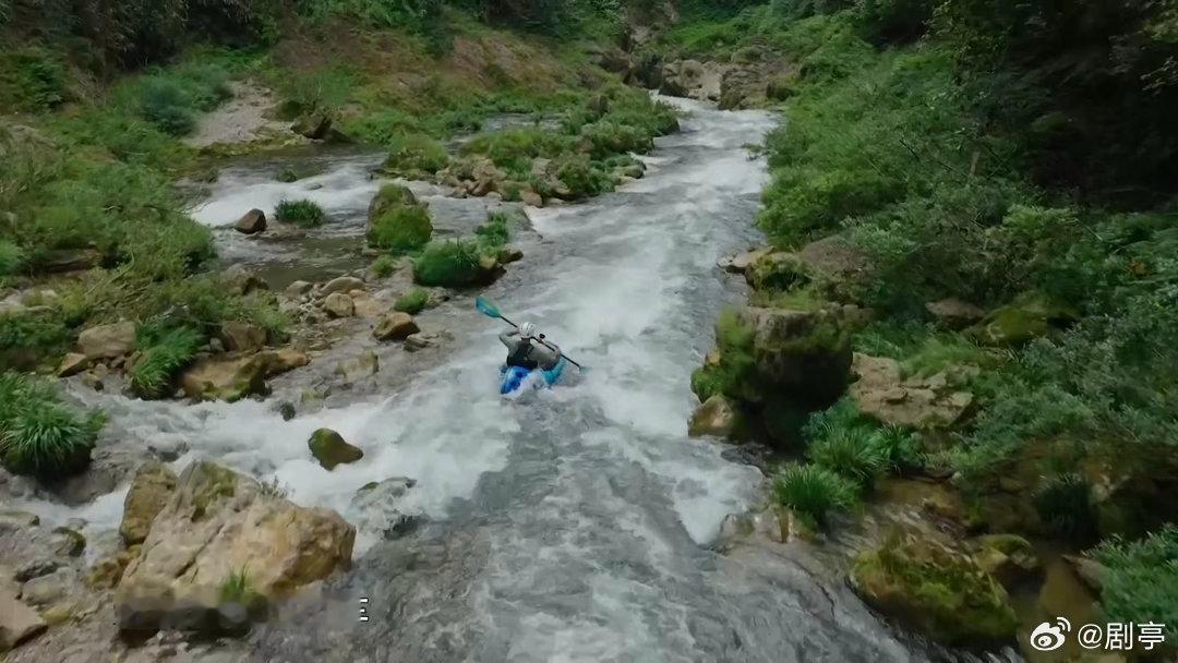 贵州有一条近五千米峡谷漂流秘境寻找最美目的地秘境贵州 近五千米的水路大概能把一个