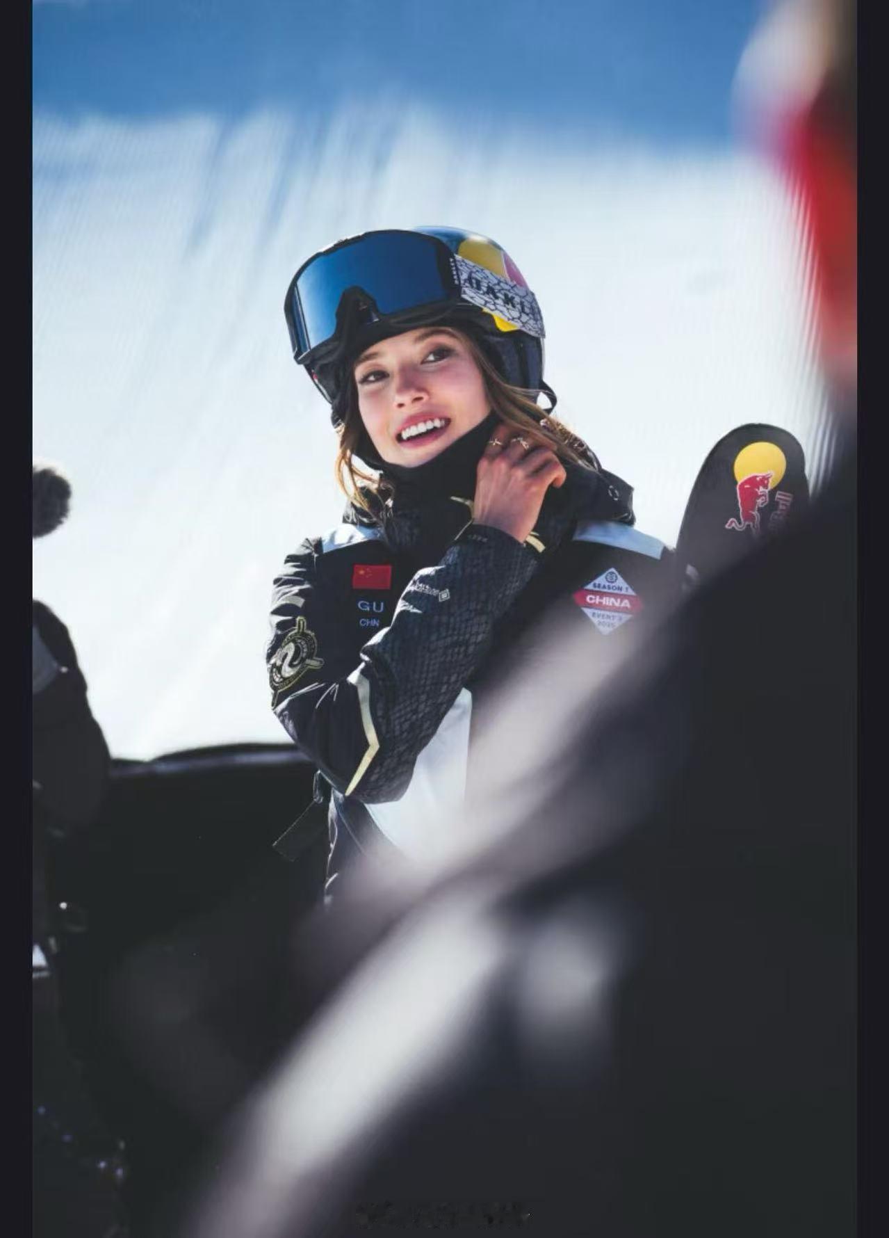 谷爱凌P人实锤谷爱凌把粉丝送的礼物都留下了   整理奖牌手忙脚乱，真诚吐槽暴露P