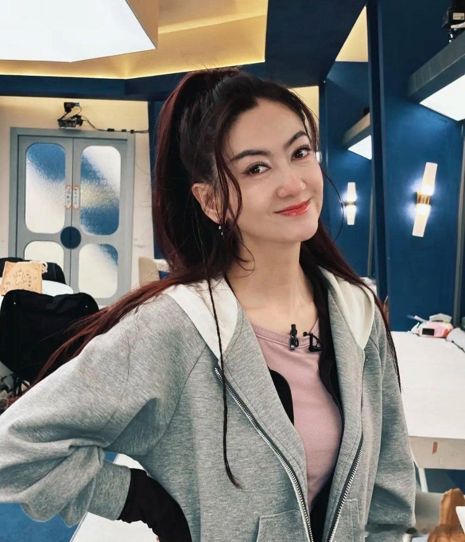 者来女离场这段 乘风2026被姐姐的格局打动！暂别舞台，却把热爱永远留在了乘风 